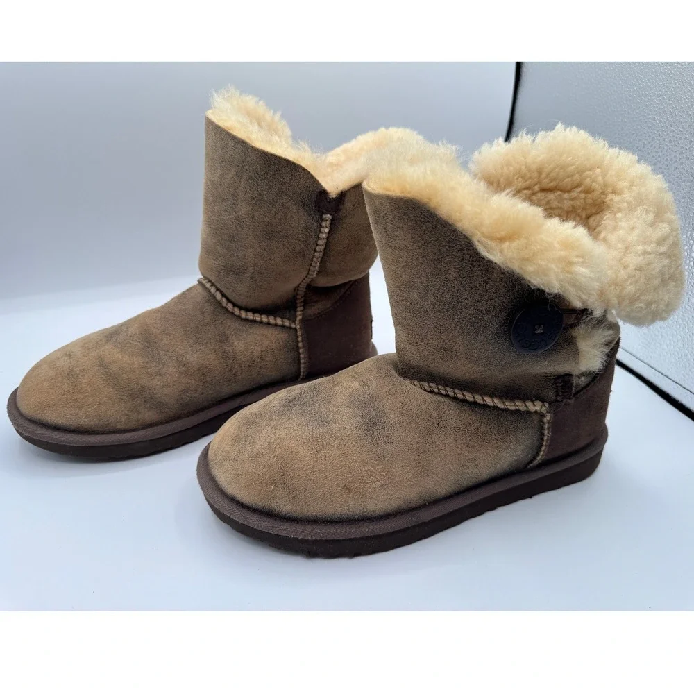 UGG Australia Bailey Button Bomber Boots‎ Chestnut Brown Sheepskin 5838 Mens 8